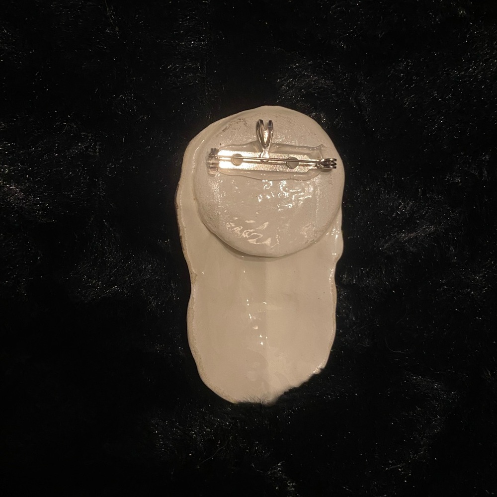 Santa Enamel Brooch - Picture 2 of 2